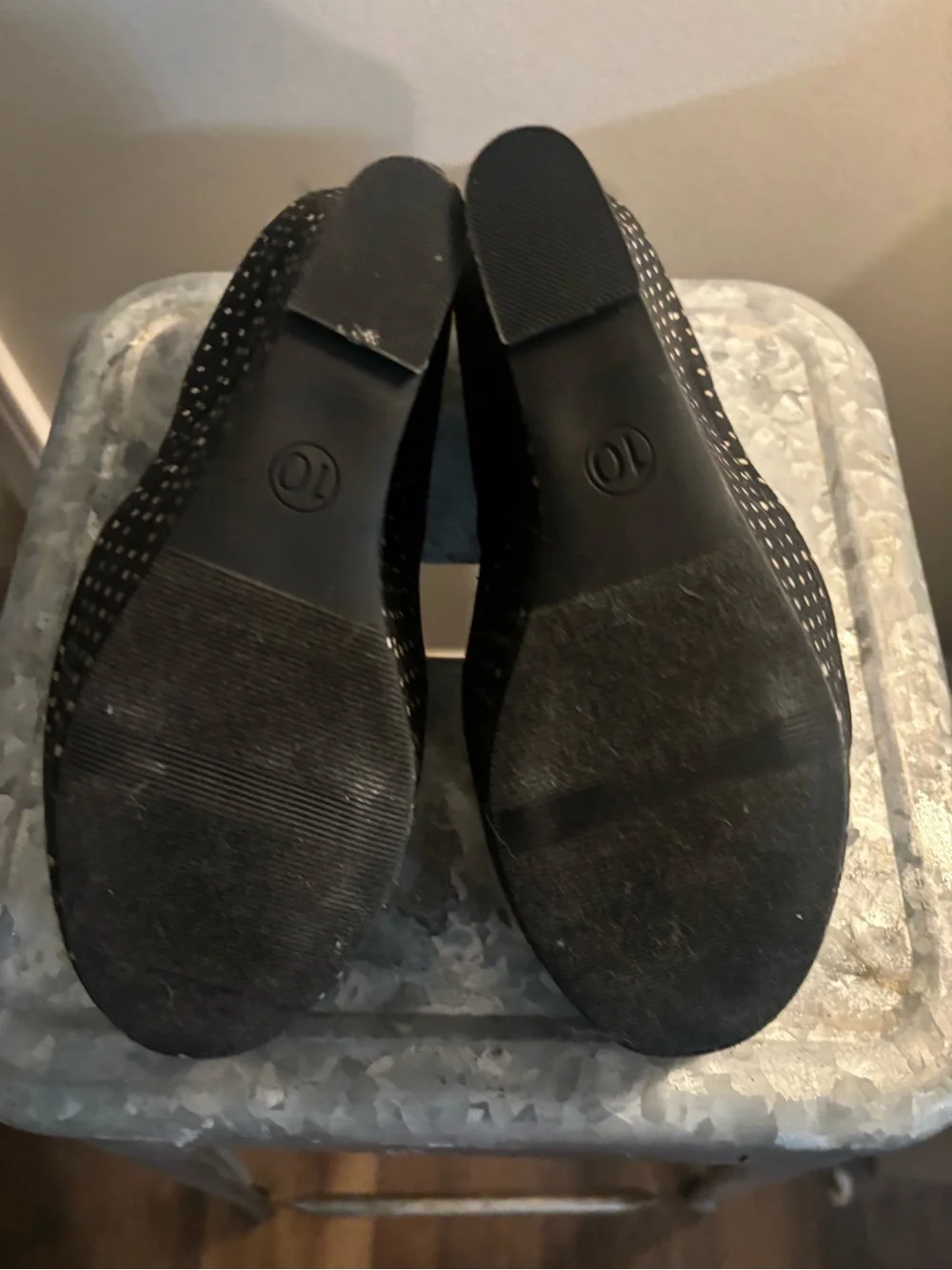Classic Plaid Women's Wedge Pumps - Gray